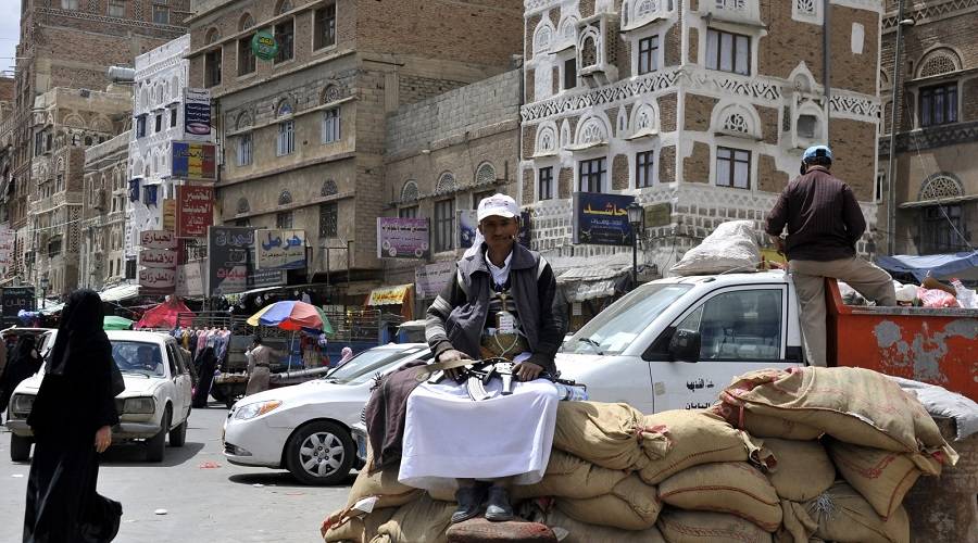 مليشيا الحوثي تفرض جمارك 100% على البضائع المستوردة